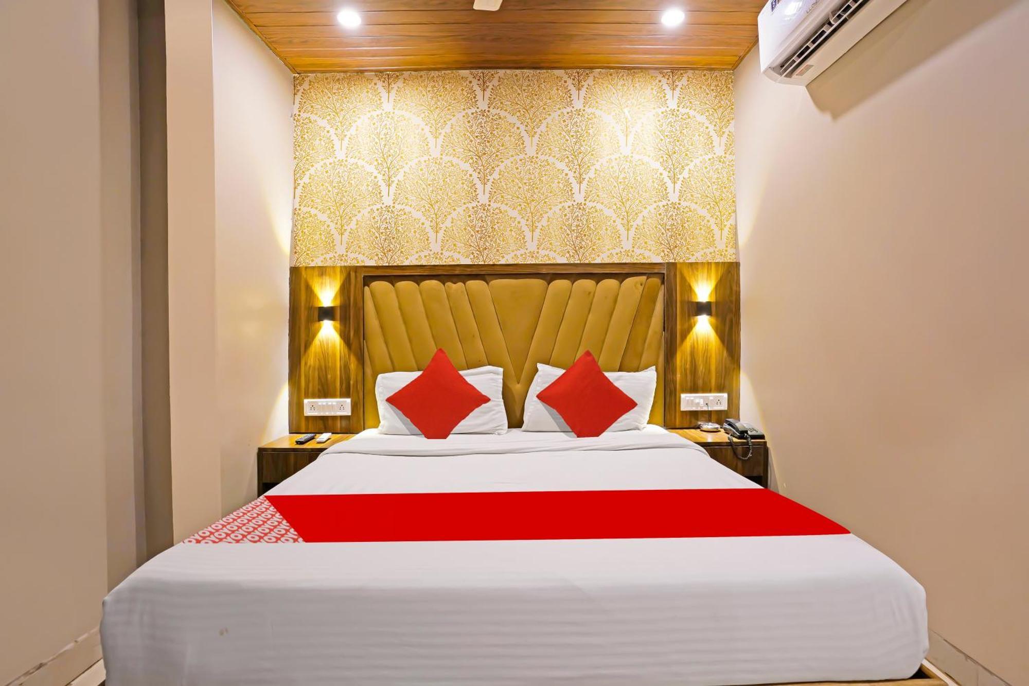 Super Hotel O Homestay Andheri East Mumbai Bagian luar foto