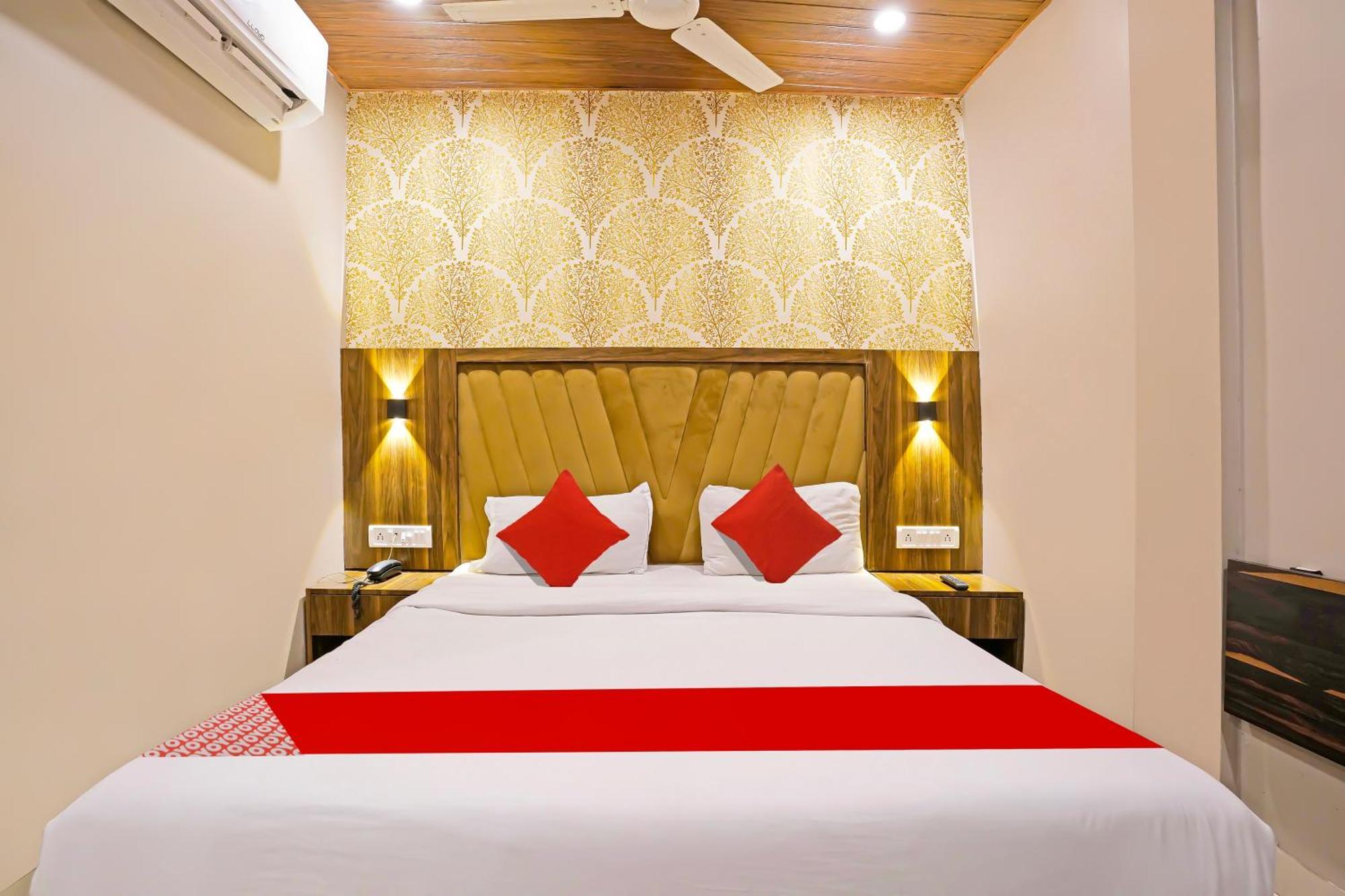 Super Hotel O Homestay Andheri East Mumbai Bagian luar foto