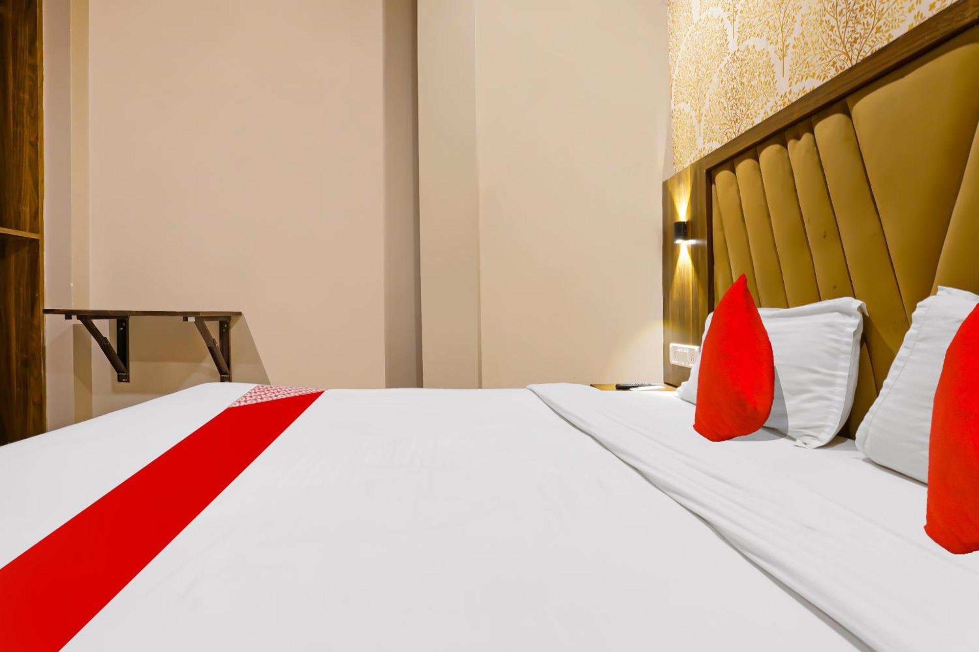Super Hotel O Homestay Andheri East Mumbai Bagian luar foto